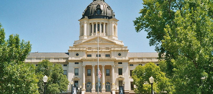 exterior of south dakota state capitol 