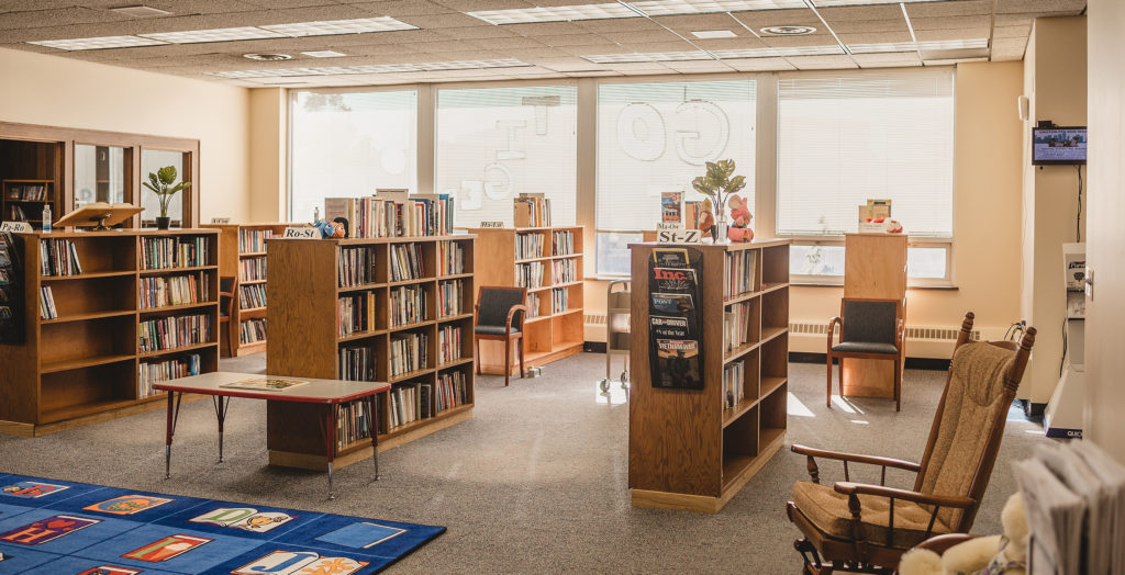 many book shelves