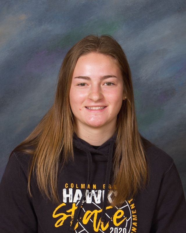 headshot of student of the month- Mackenzie Hemmer